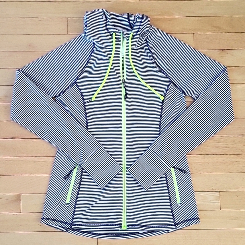 3/$10 Kyodan zip-up athletic top size medium